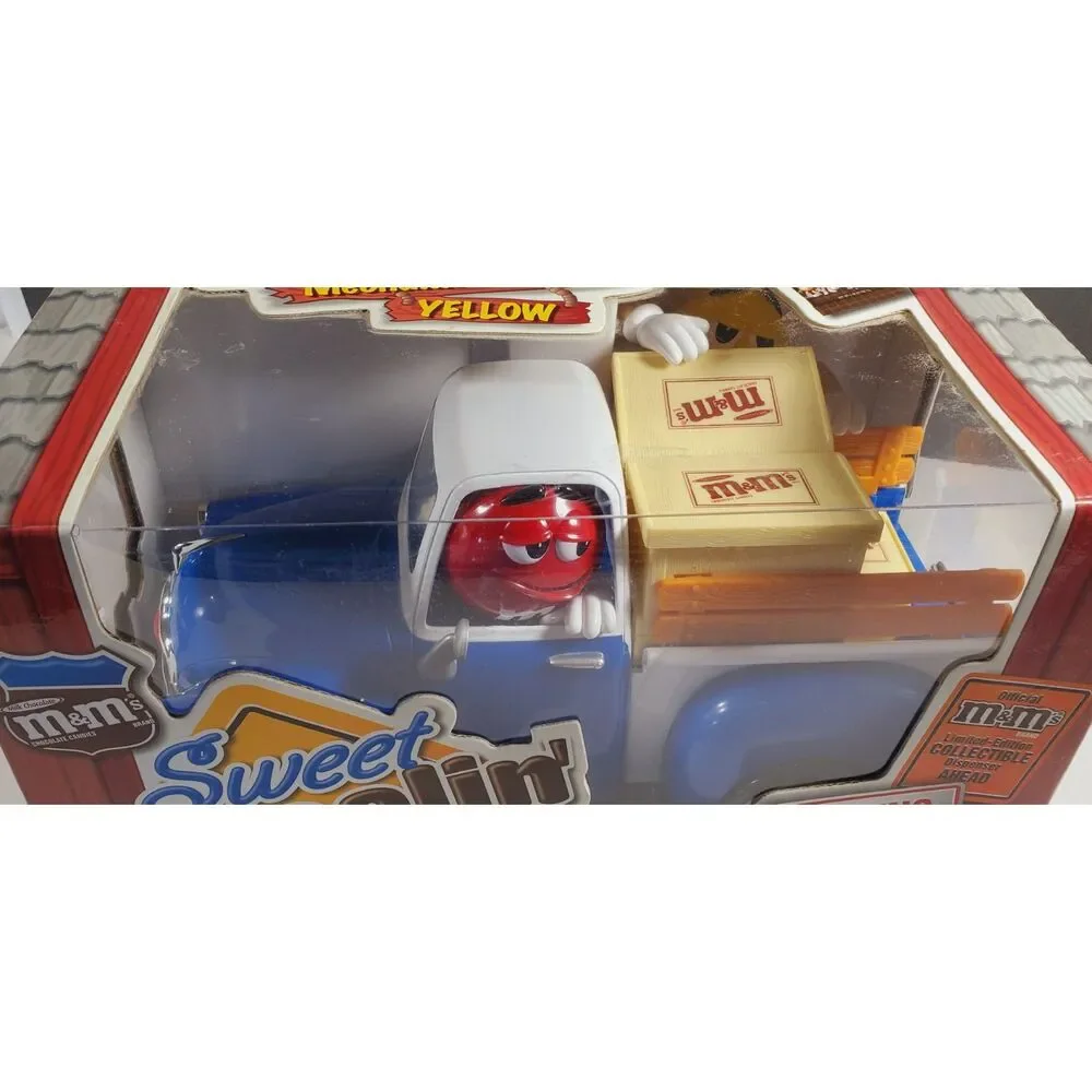 M&M Sweet Wheelin' Red's Garage Candy Dispenser Pickup Truck New in Box